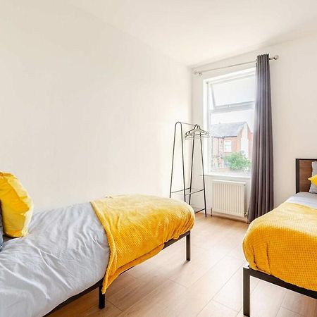 2 Min Walk Etihad Stadium & Coop Arena - 3Br, Free Parking マンチェスター エクステリア 写真