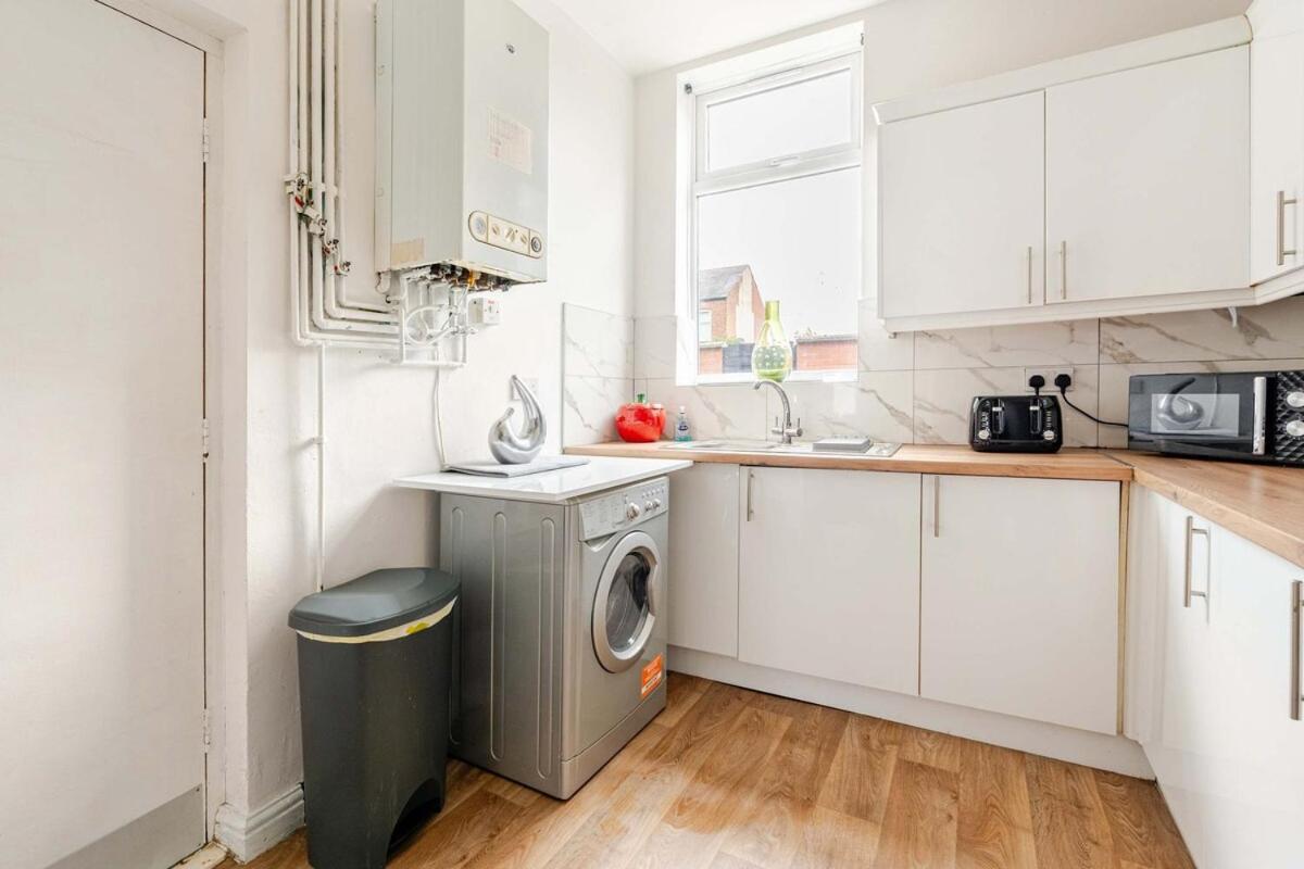 2 Min Walk Etihad Stadium & Coop Arena - 3Br, Free Parking マンチェスター エクステリア 写真