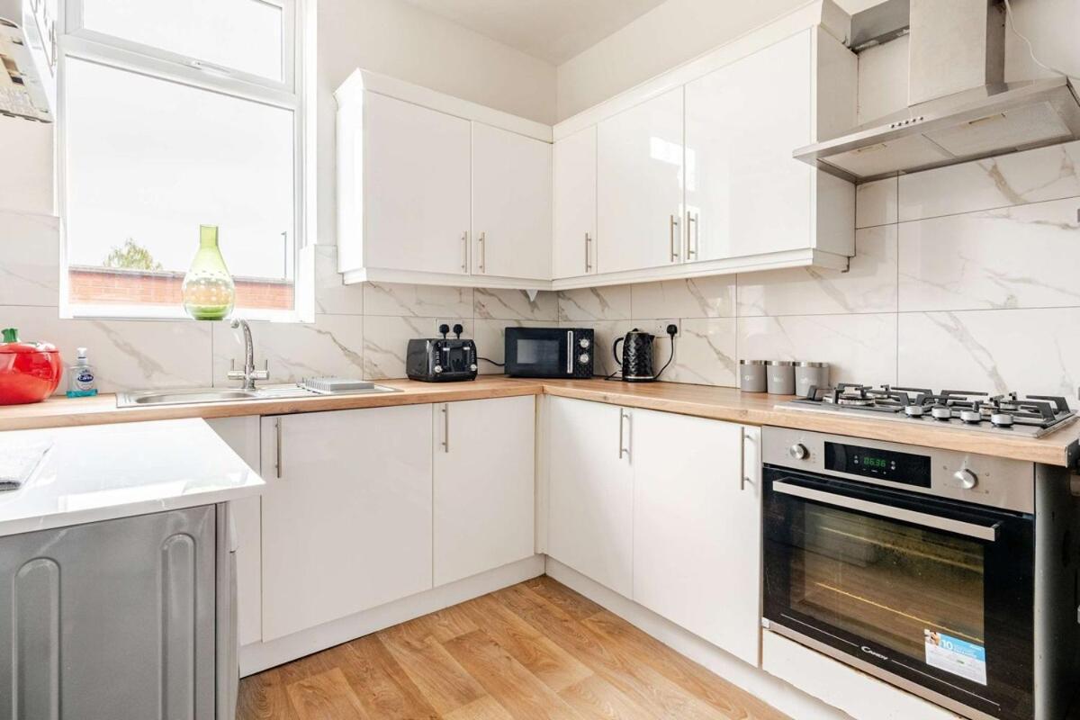 2 Min Walk Etihad Stadium & Coop Arena - 3Br, Free Parking マンチェスター エクステリア 写真